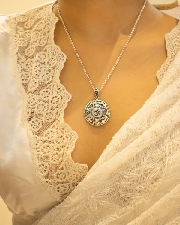 Siddh Maha Mrityunjaya Mantra Pendant (With Chain)